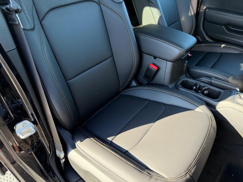 Jeep Gladiator Vehicle Full-screen Gallery Image 15