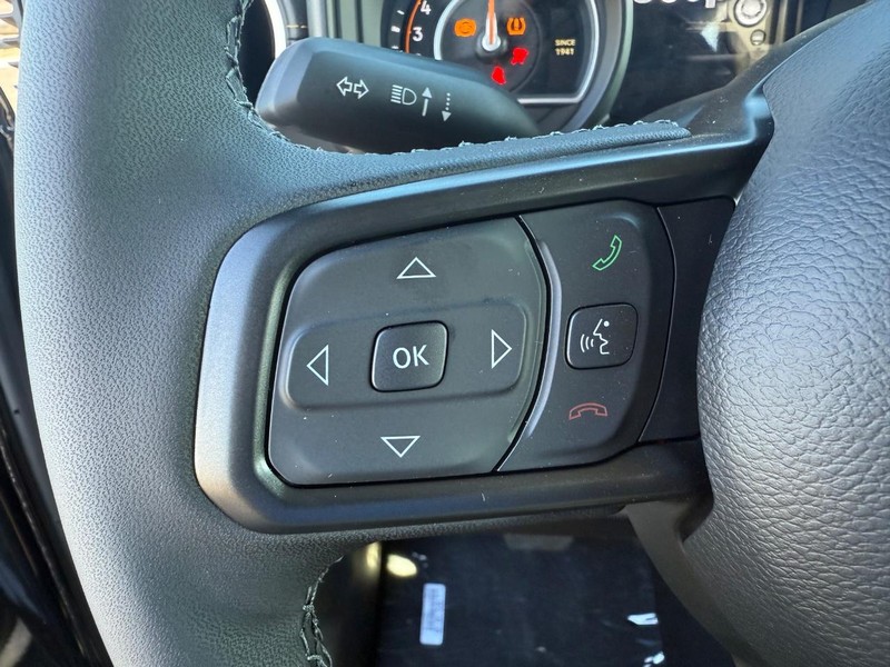 Jeep Gladiator Vehicle Full-screen Gallery Image 19