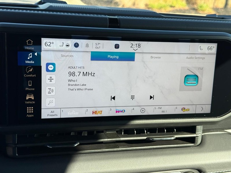 Jeep Gladiator Vehicle Full-screen Gallery Image 23