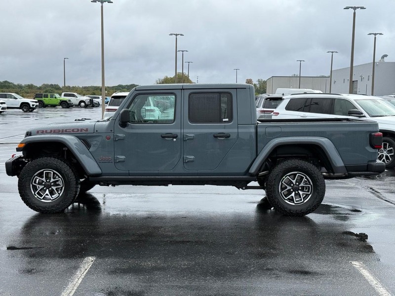 Jeep Gladiator Vehicle Full-screen Gallery Image 8