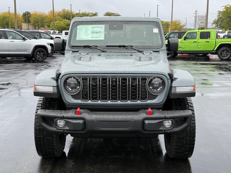 Jeep Gladiator Vehicle Full-screen Gallery Image 10