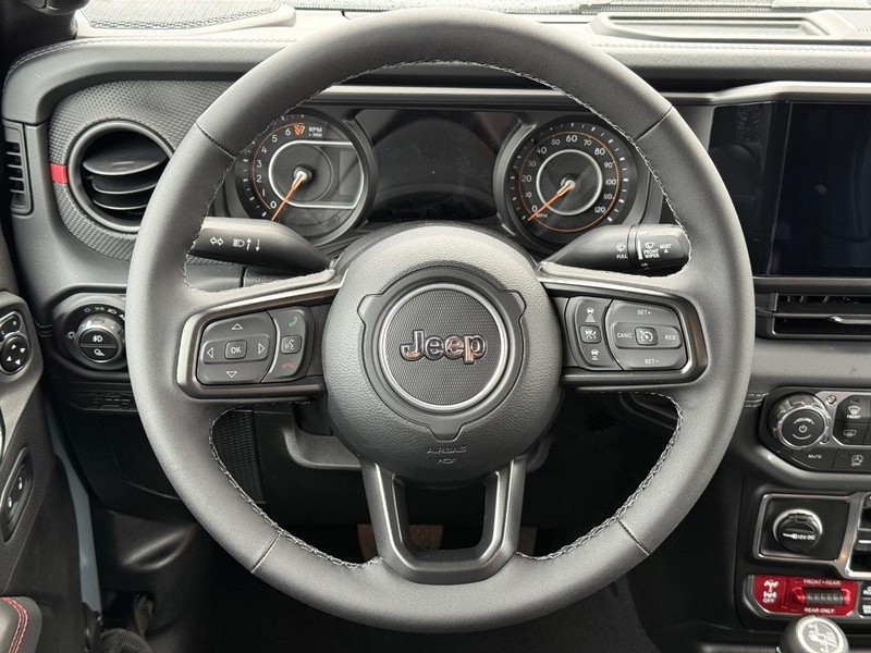 Jeep Gladiator Vehicle Full-screen Gallery Image 14