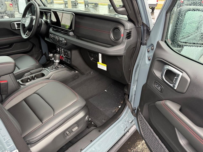 Jeep Gladiator Vehicle Full-screen Gallery Image 15