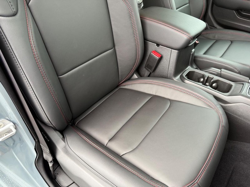 Jeep Gladiator Vehicle Full-screen Gallery Image 16