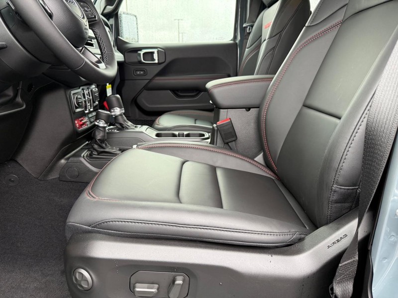 Jeep Gladiator Vehicle Full-screen Gallery Image 18