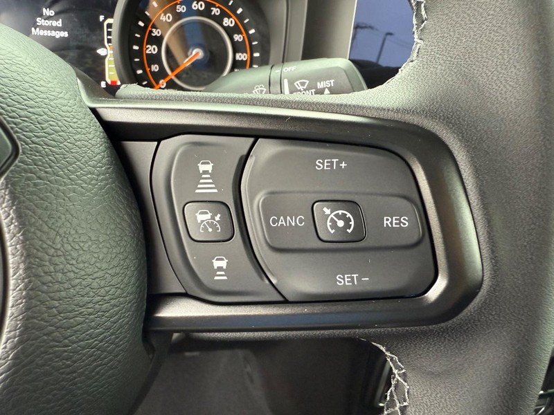 Jeep Gladiator Vehicle Full-screen Gallery Image 21