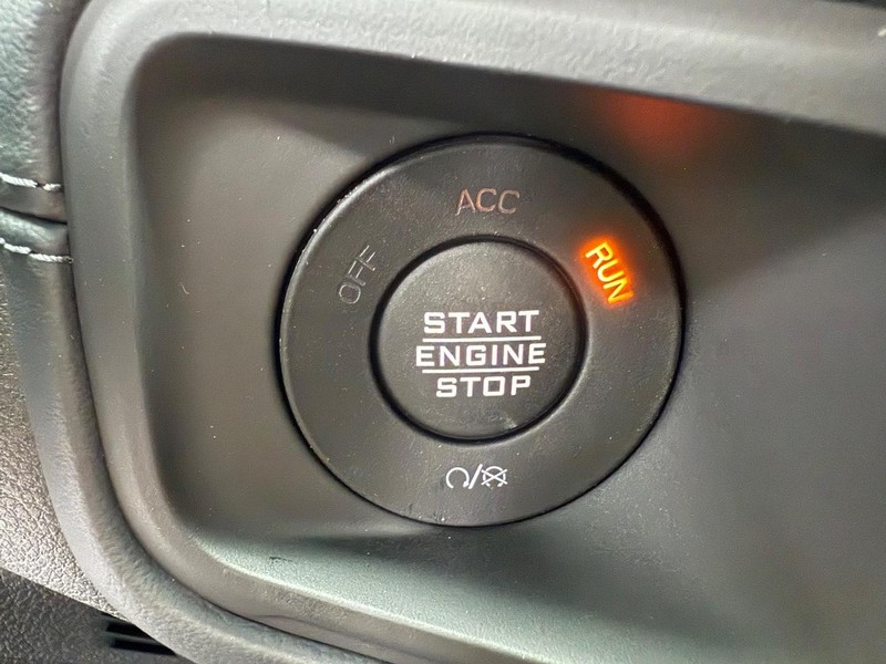 Jeep Gladiator Vehicle Full-screen Gallery Image 22