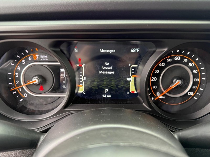 Jeep Gladiator Vehicle Full-screen Gallery Image 29