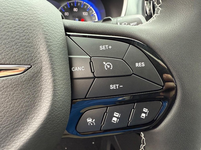 Chrysler Pacifica Vehicle Full-screen Gallery Image 24