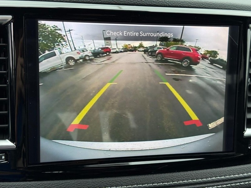 Chrysler Pacifica Vehicle Full-screen Gallery Image 27