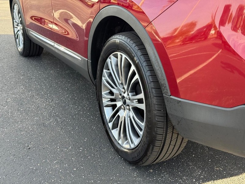 Lincoln MKX Vehicle Full-screen Gallery Image 6