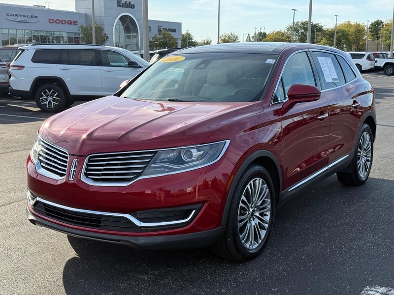 Lincoln MKX Vehicle Full-screen Gallery Image 9