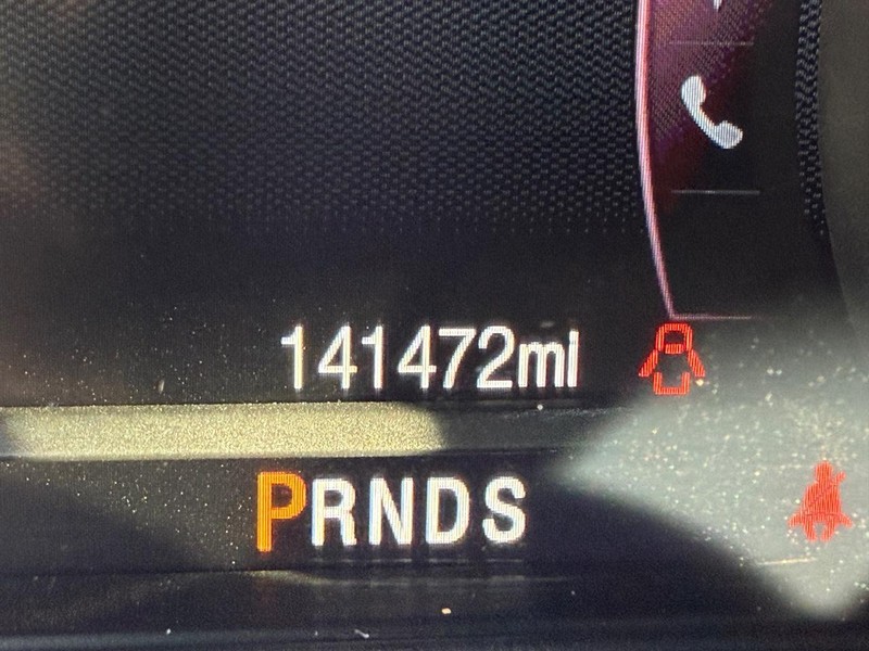 Lincoln MKX Vehicle Full-screen Gallery Image 32