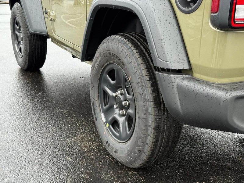 Jeep Wrangler Vehicle Full-screen Gallery Image 6