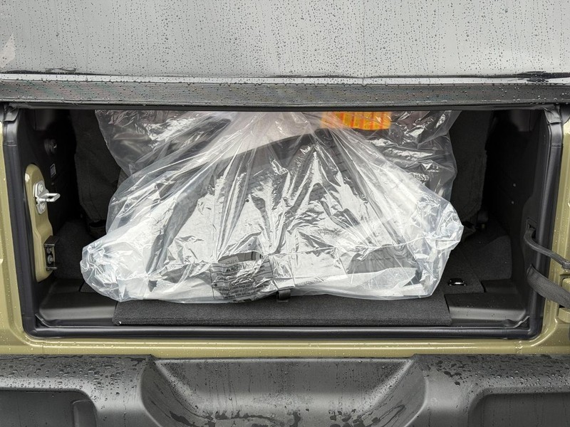 Jeep Wrangler Vehicle Full-screen Gallery Image 7