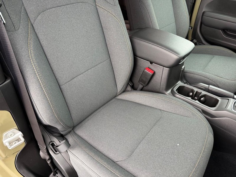 Jeep Wrangler Vehicle Full-screen Gallery Image 13