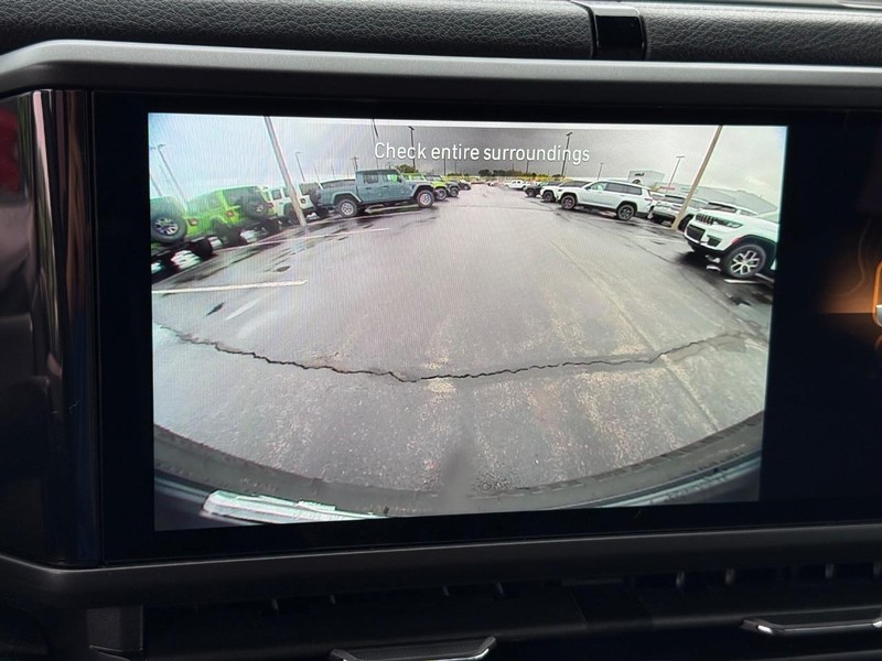 Jeep Wrangler Vehicle Full-screen Gallery Image 22