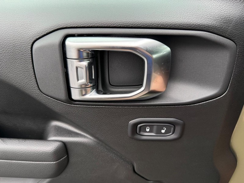 Jeep Wrangler Vehicle Full-screen Gallery Image 28