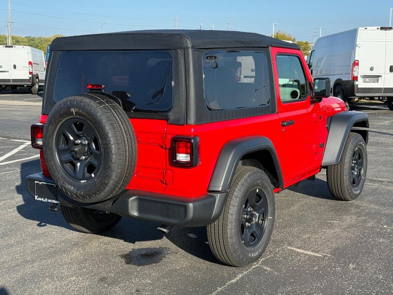 Jeep Wrangler Vehicle Full-screen Gallery Image 3