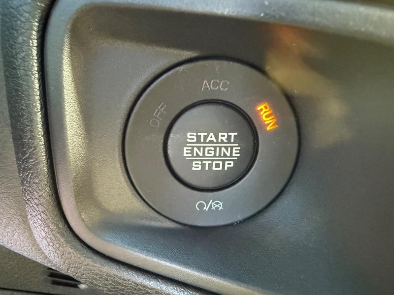 Jeep Wrangler Vehicle Full-screen Gallery Image 19