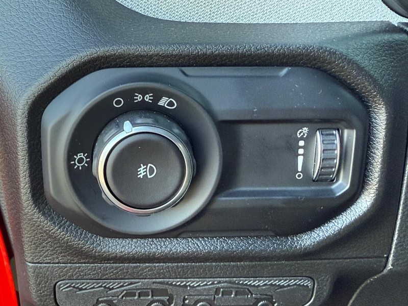 Jeep Wrangler Vehicle Full-screen Gallery Image 27