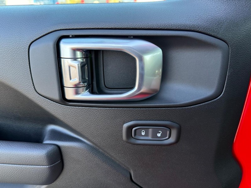 Jeep Wrangler Vehicle Full-screen Gallery Image 29