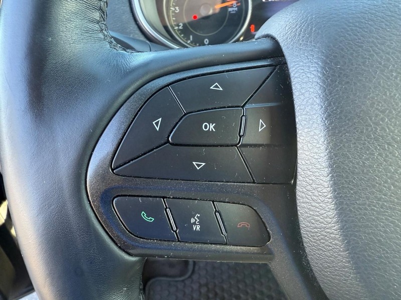 Jeep Cherokee Vehicle Full-screen Gallery Image 19