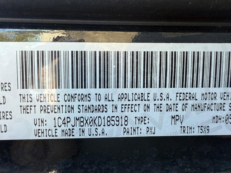 Jeep Cherokee Vehicle Full-screen Gallery Image 32