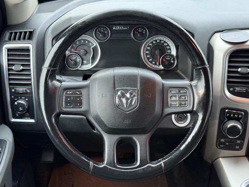 Ram 1500 Vehicle Full-screen Gallery Image 14