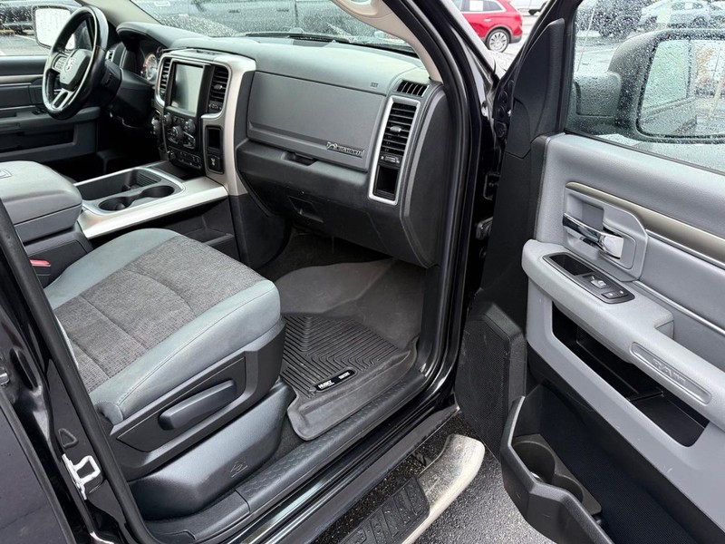 Ram 1500 Vehicle Full-screen Gallery Image 15