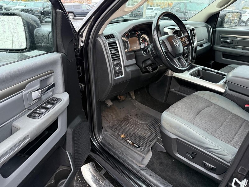 Ram 1500 Vehicle Full-screen Gallery Image 17