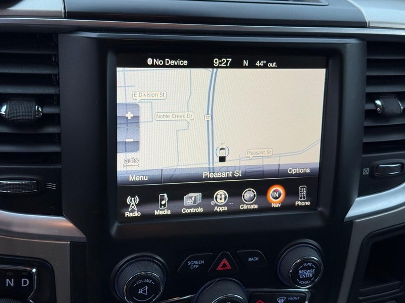 Ram 1500 Vehicle Full-screen Gallery Image 22