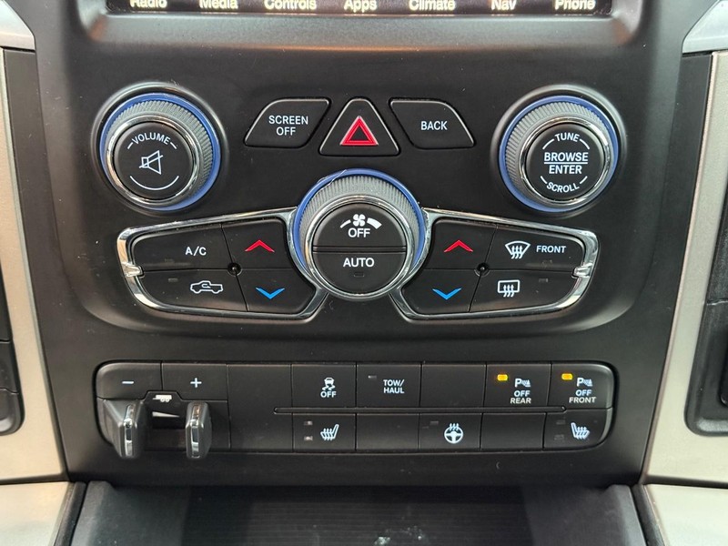 Ram 1500 Vehicle Full-screen Gallery Image 24