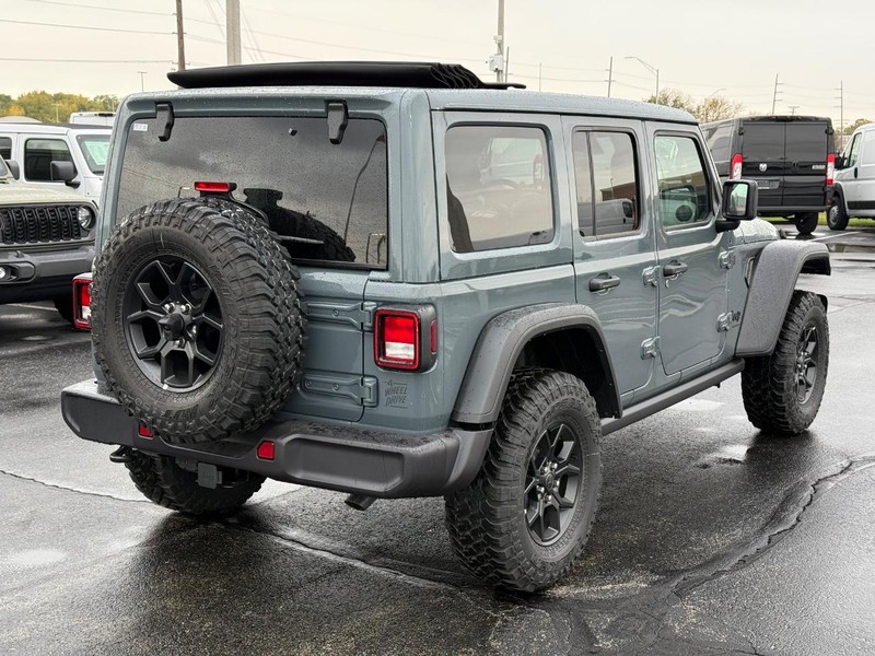 Jeep Wrangler Vehicle Full-screen Gallery Image 3