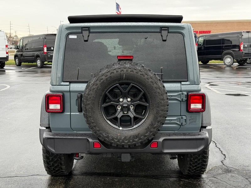 Jeep Wrangler Vehicle Full-screen Gallery Image 4