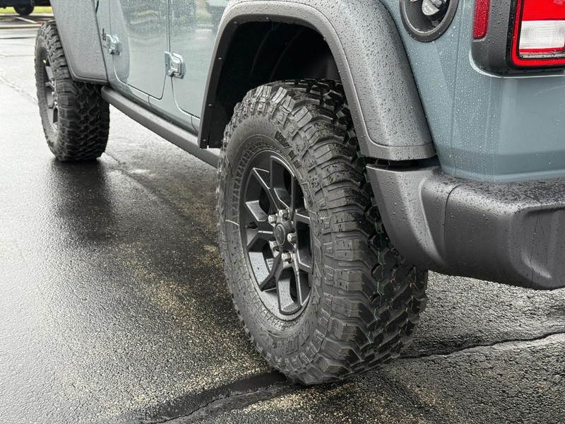 Jeep Wrangler Vehicle Full-screen Gallery Image 6