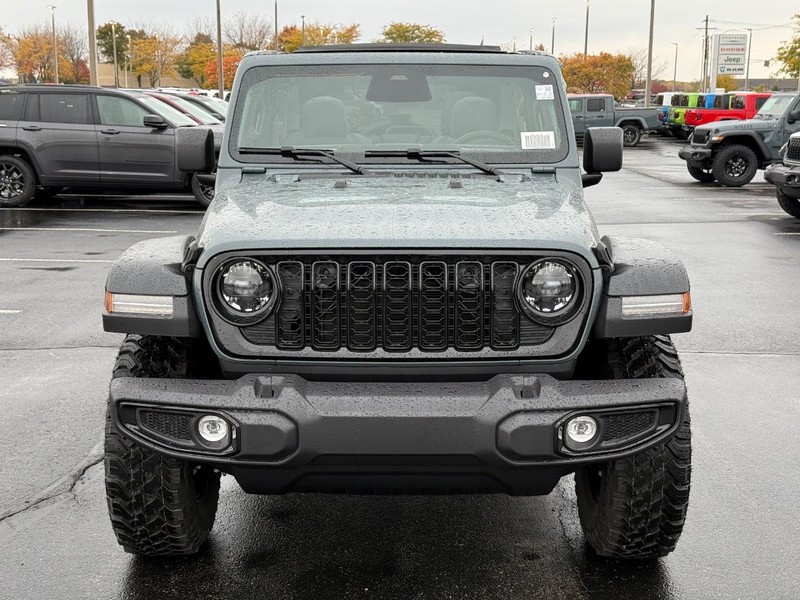 Jeep Wrangler Vehicle Full-screen Gallery Image 10
