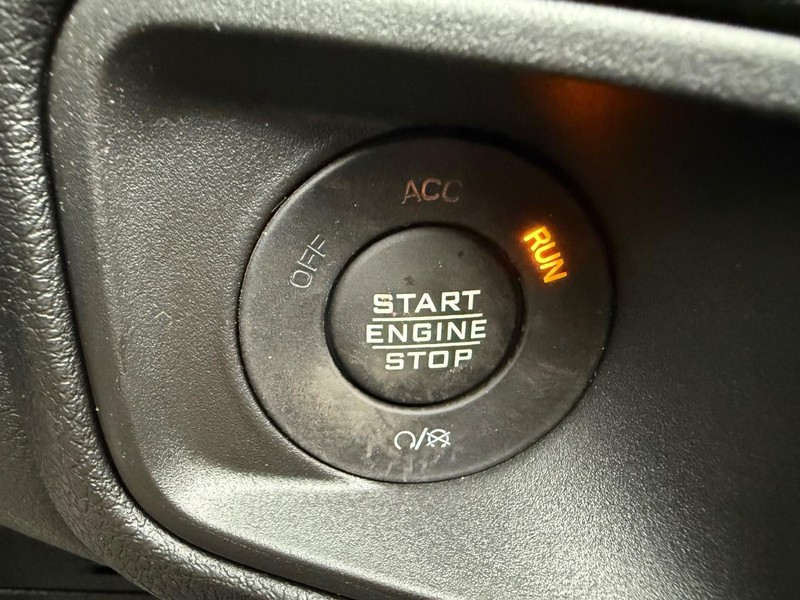 Jeep Wrangler Vehicle Full-screen Gallery Image 23