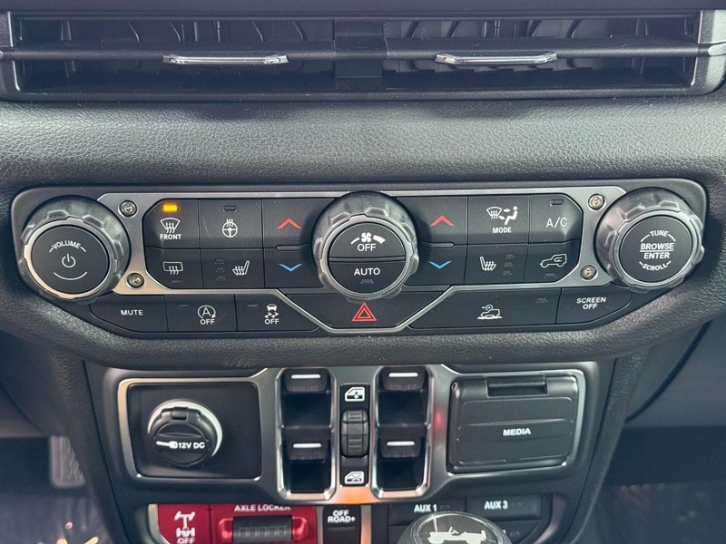 Jeep Wrangler Vehicle Full-screen Gallery Image 27