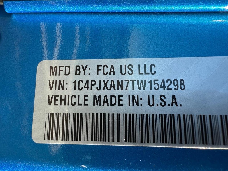 Jeep Wrangler Vehicle Full-screen Gallery Image 30