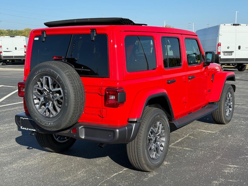Jeep Wrangler Vehicle Full-screen Gallery Image 3