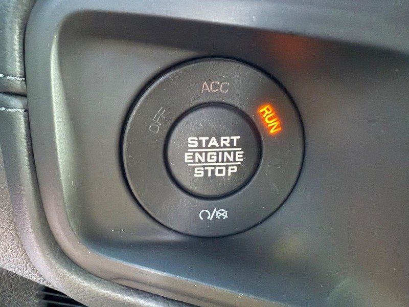 Jeep Wrangler Vehicle Full-screen Gallery Image 22