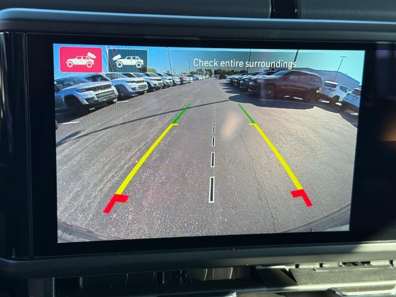 Jeep Wrangler Vehicle Full-screen Gallery Image 25