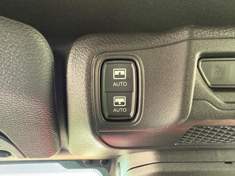 Jeep Wrangler Vehicle Full-screen Gallery Image 29