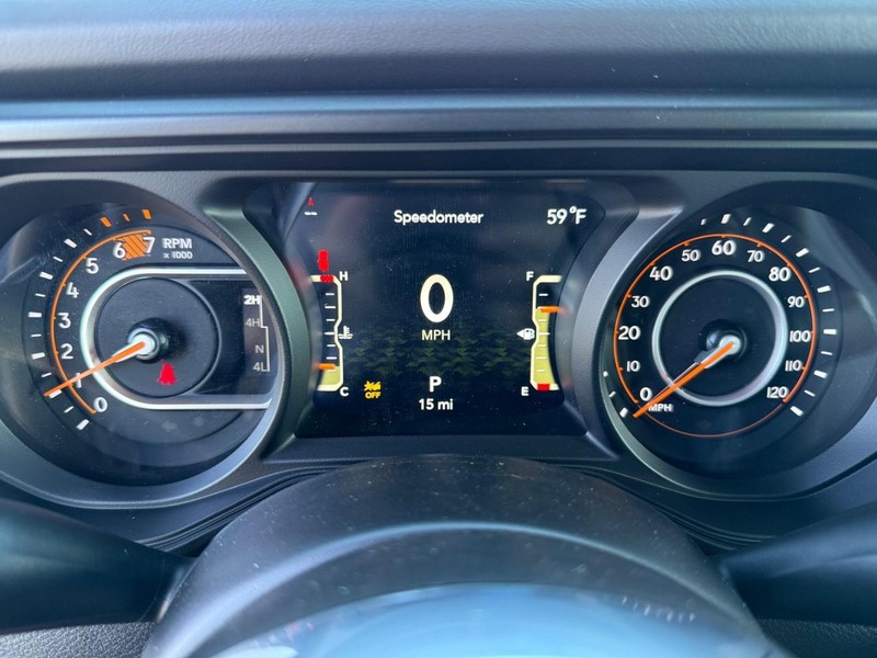 Jeep Wrangler Vehicle Full-screen Gallery Image 30