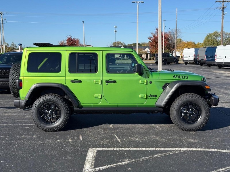 Jeep Wrangler Vehicle Full-screen Gallery Image 2