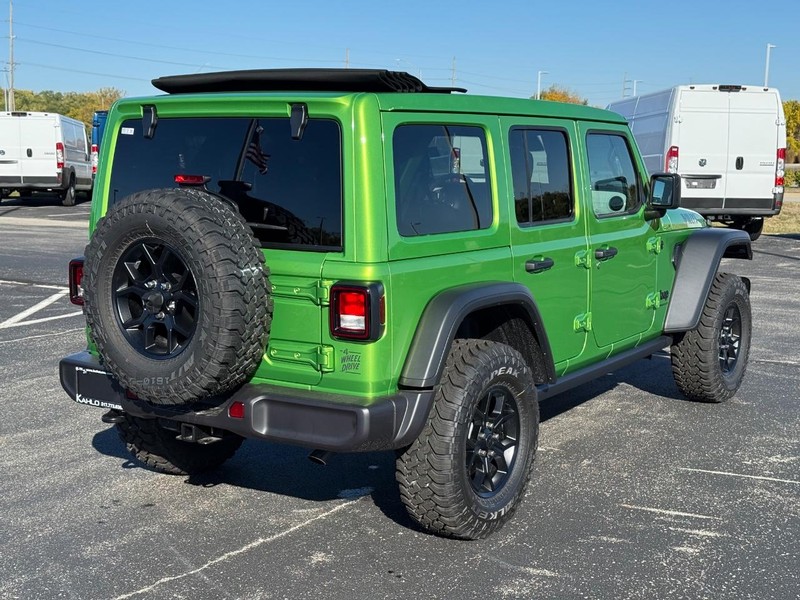 Jeep Wrangler Vehicle Full-screen Gallery Image 3
