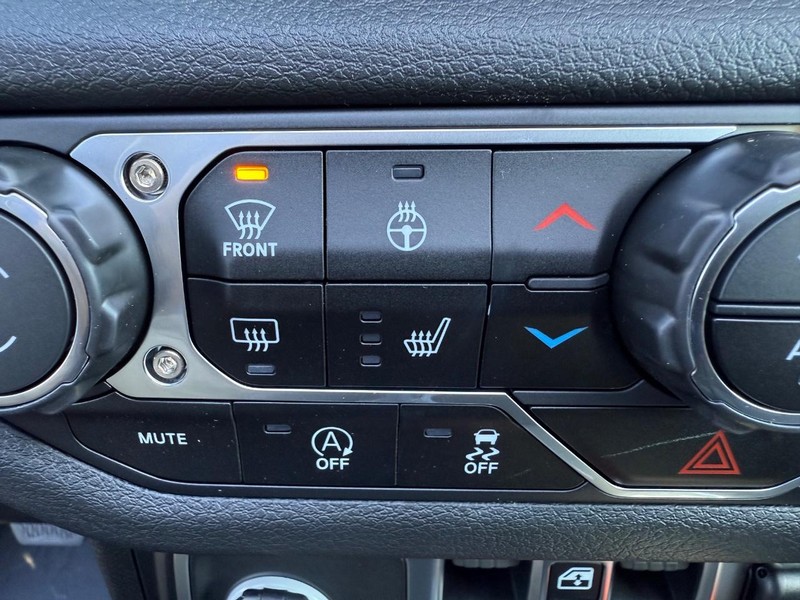 Jeep Wrangler Vehicle Full-screen Gallery Image 23