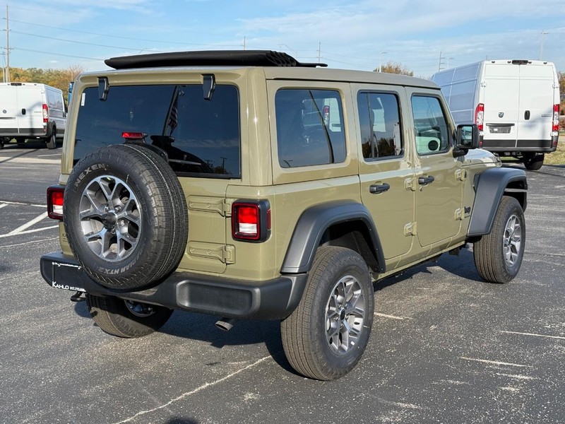 Jeep Wrangler Vehicle Full-screen Gallery Image 3