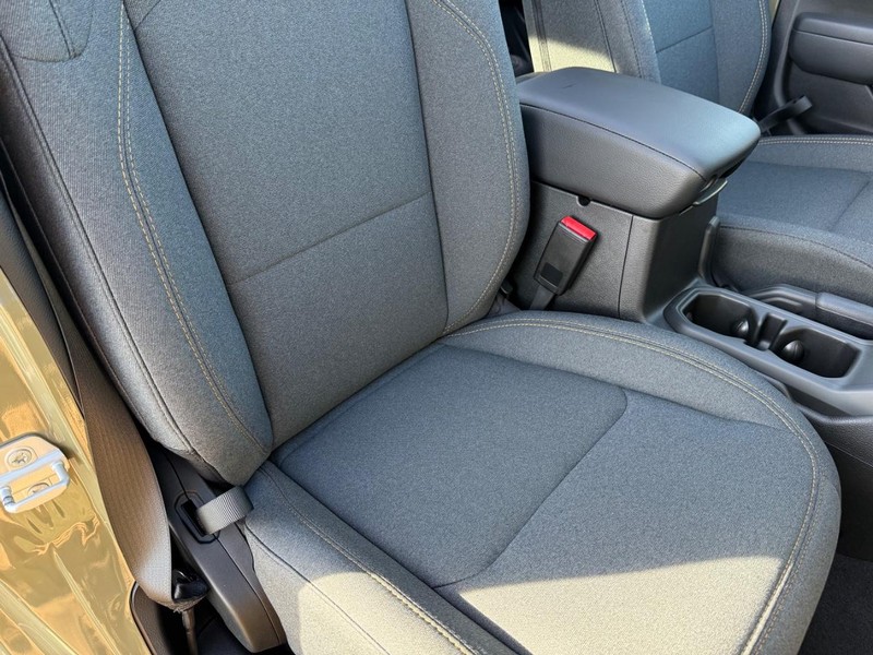 Jeep Wrangler Vehicle Full-screen Gallery Image 16